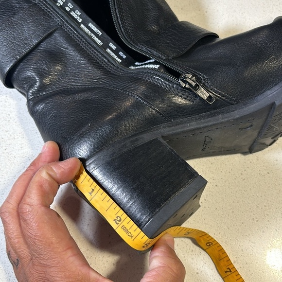 Ladies CLARKS BLACK LEATHER BOOTS WITH BUCKLES - Picture 9 of 9